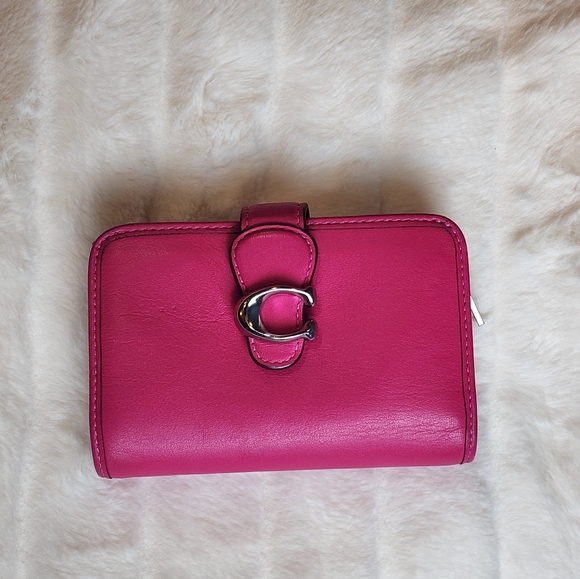 Coach Tabby Medium Wallet - Picture 1 of 9